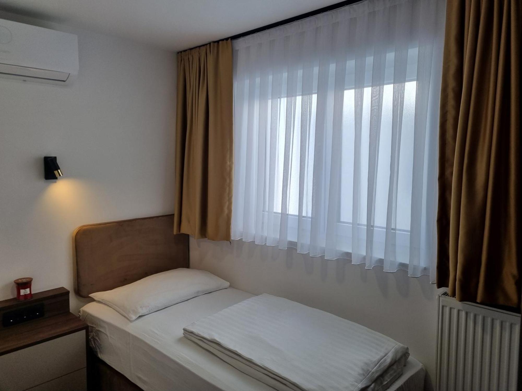 Appartement Osijek Luxury Center - Self Check In, Free Private Parking, Ulica Ivana Gundulica 82 Extérieur photo